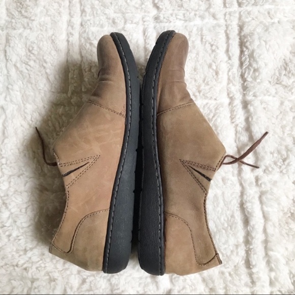 Born • Leather Lace Up Shoes - Picture 2 of 2